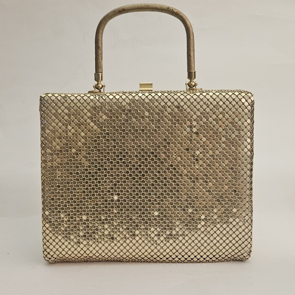 Vintage gold metal mesh purse with top handle and pockets